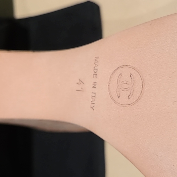 👡👡👡CHANEL New Cork Slides with Patent Logo. Stunning. - Picture 5 of 8